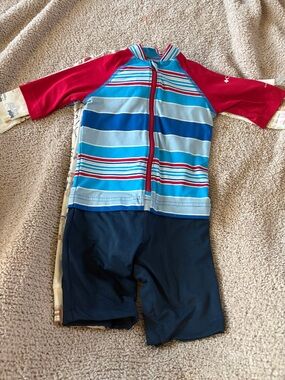 B61 Columbia RWB 4t Rashgaurd Swim 1pc, VGUC